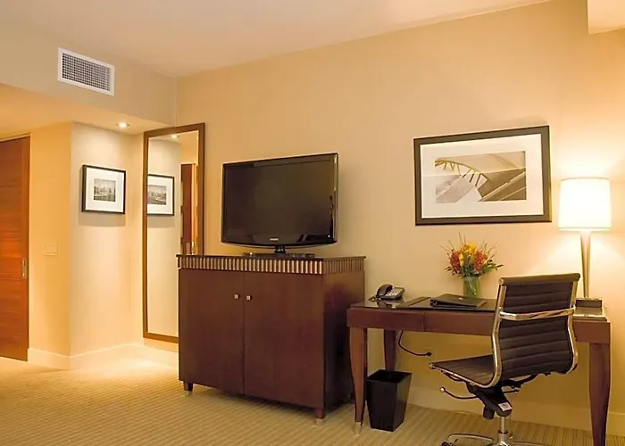 Millennium Knickerbocker Hotel 4*